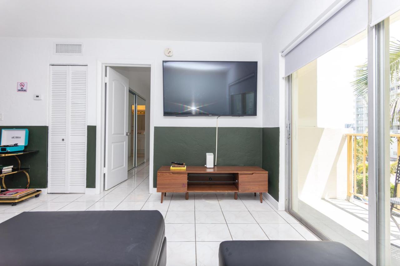 One Bedroom Apartment - With Parking & Balcony - Heart Of Wynwood 마이애미 외부 사진