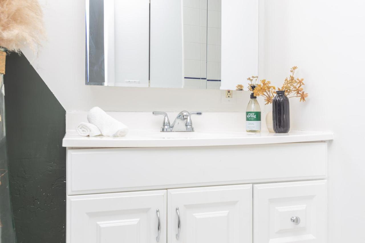 One Bedroom Apartment - With Parking & Balcony - Heart Of Wynwood 마이애미 외부 사진